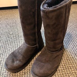 Chocolate brown Classic UGG boot